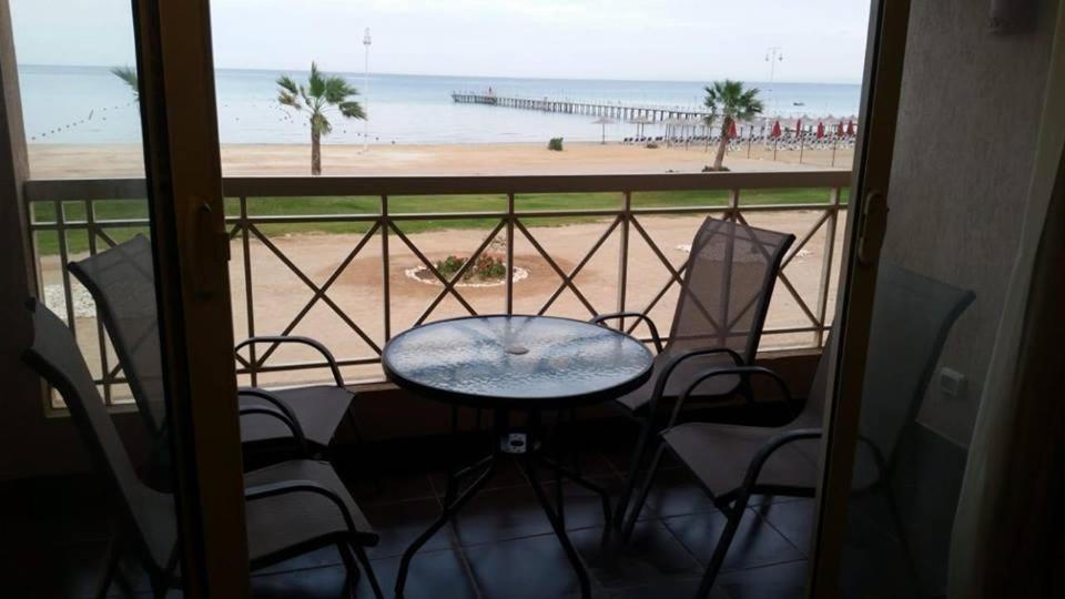 Porto South Beach Royal Sea View Families صف اول بحر مباشر Ain Sukhna Exterior foto