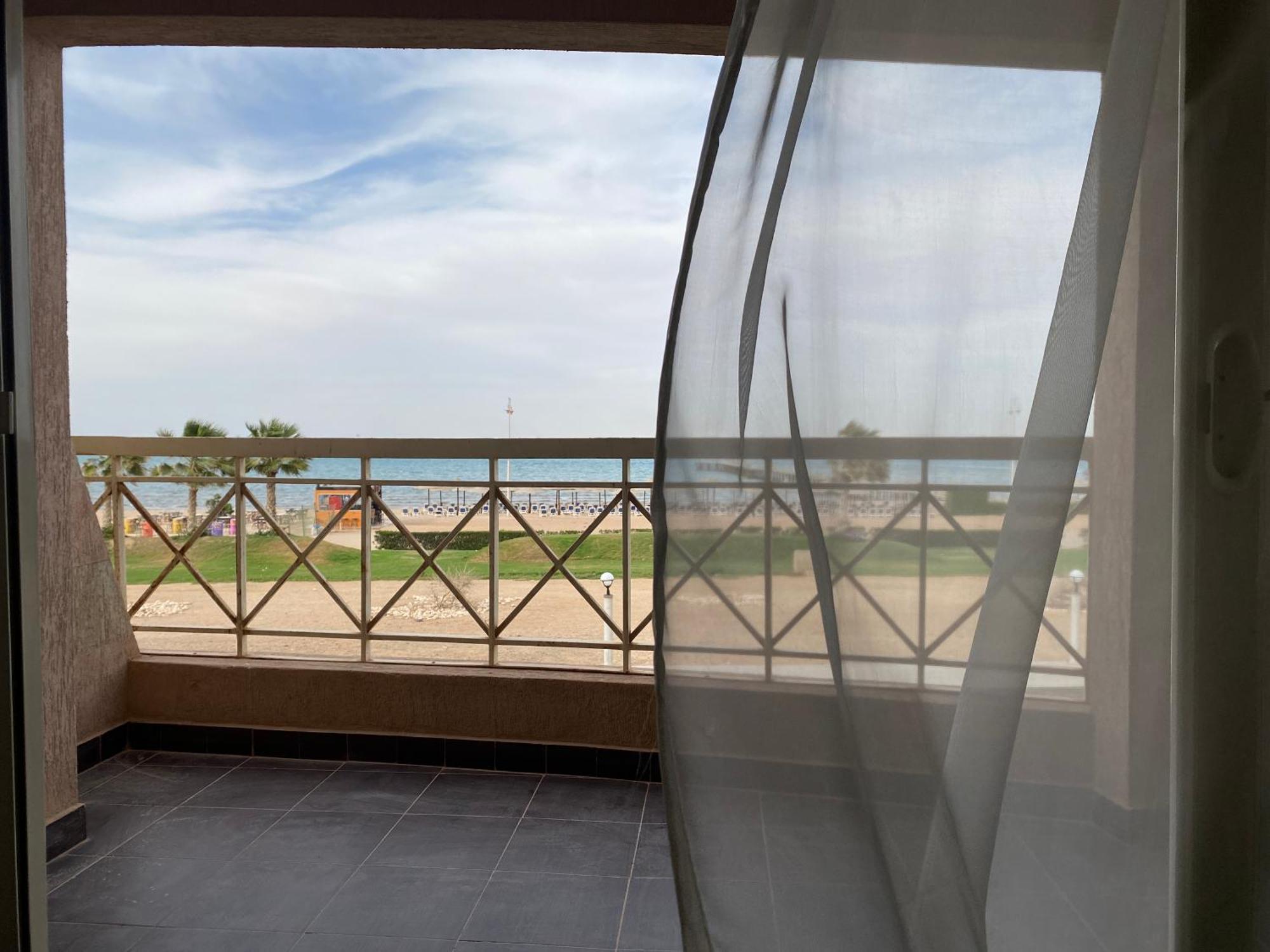 Porto South Beach Royal Sea View Families صف اول بحر مباشر Ain Sukhna Habitación foto